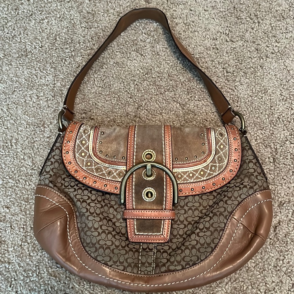 Coach should style purse.
